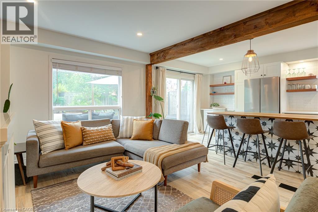 799 COMMONWEALTH Crescent - Image 10