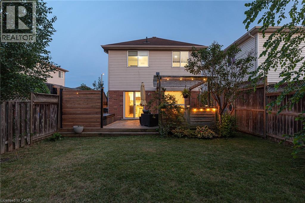 799 COMMONWEALTH Crescent - Image 32