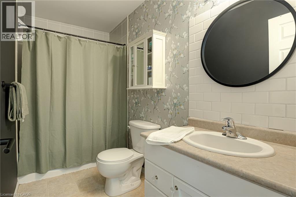 799 COMMONWEALTH Crescent - 23