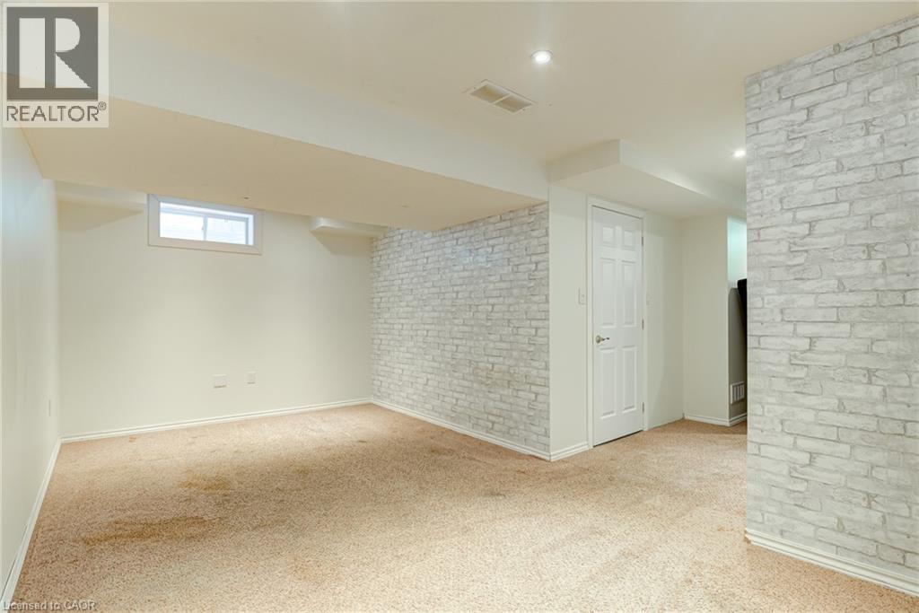 799 COMMONWEALTH Crescent - Image 25