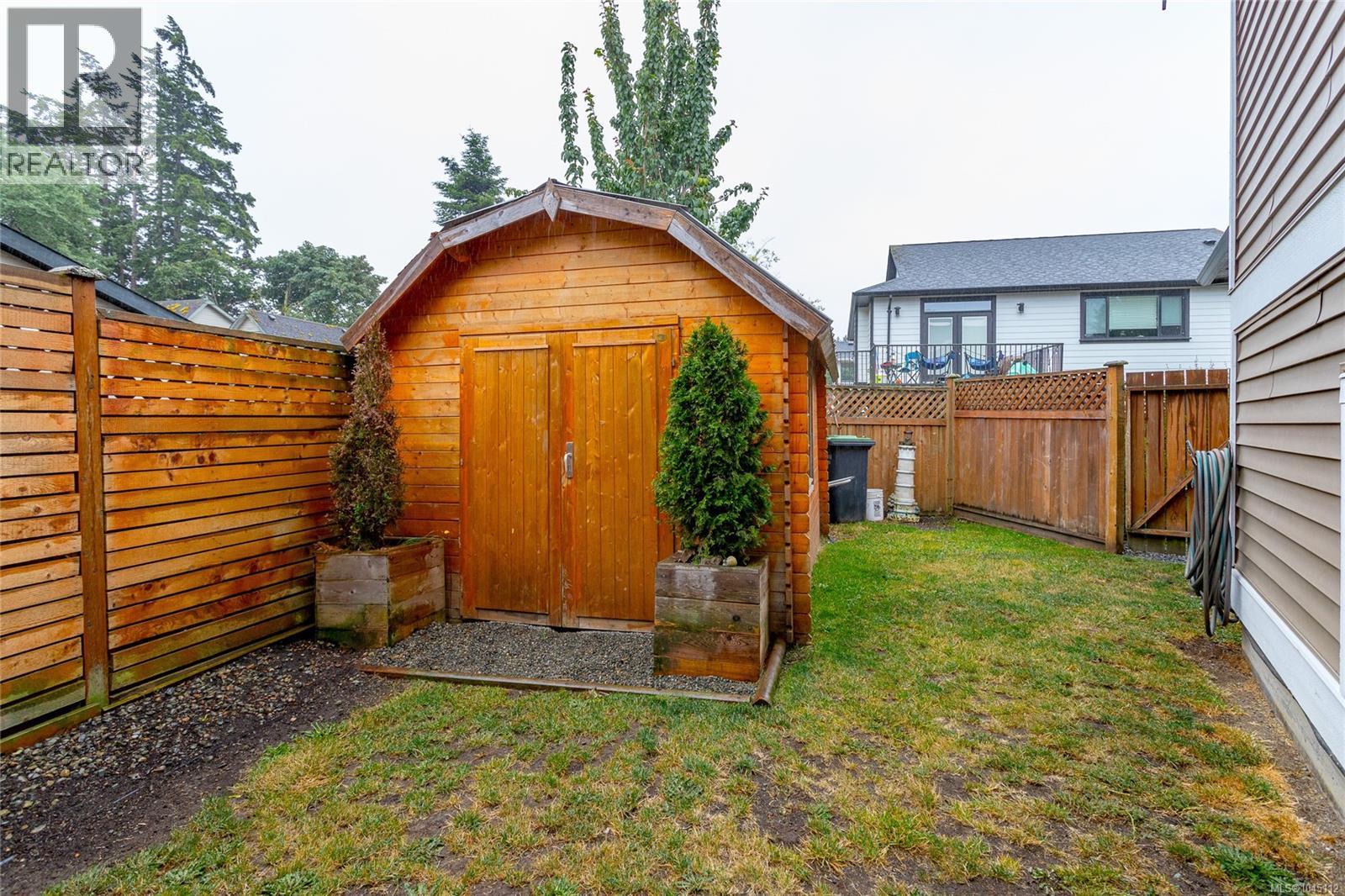 6869 Laura's Lane - 30
