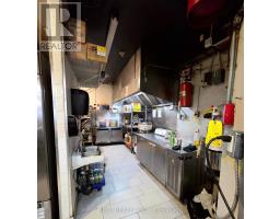 11 - 551 Richmond Street, London East, ON N6A3E9 Photo 10