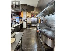 11 - 551 Richmond Street, London East, ON N6A3E9 Photo 9
