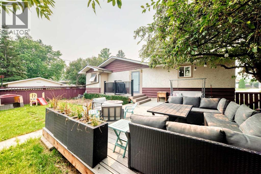 3313 42A Avenue Close - 16