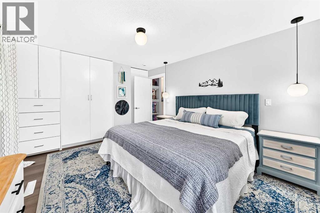 3313 42A Avenue Close - 20
