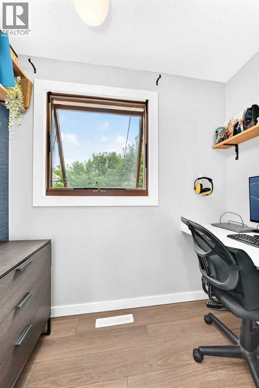 3313 42A Avenue Close - Image 21