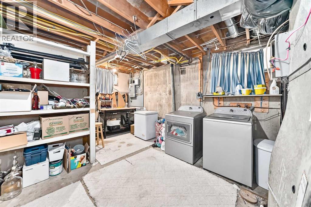 3313 42A Avenue Close - Image 35