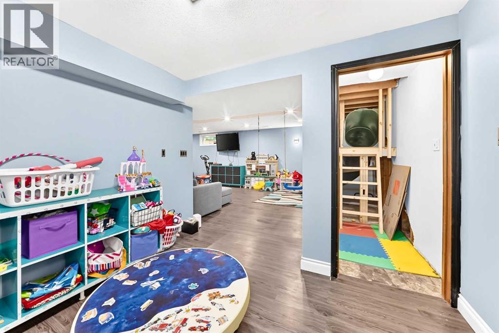 3313 42A Avenue Close - 31
