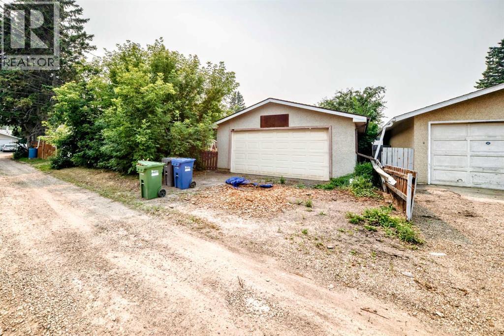 3313 42A Avenue Close - Image 40