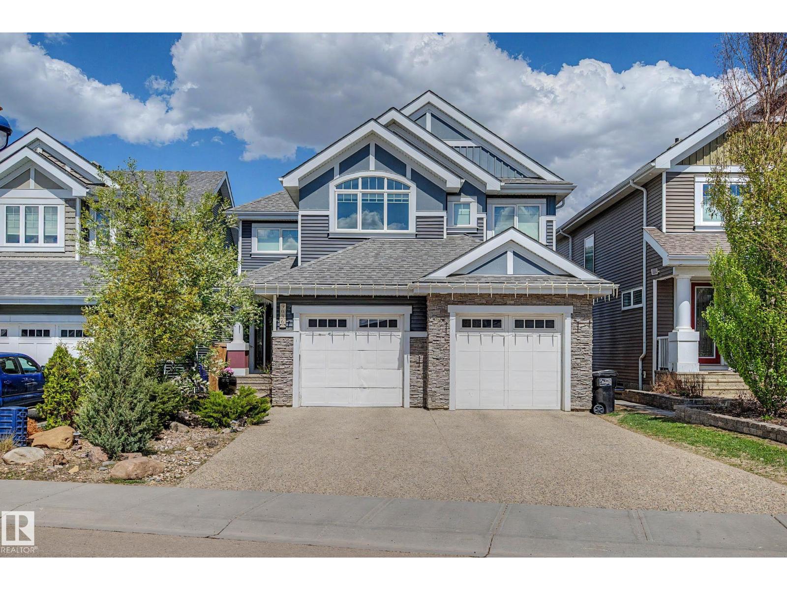 9036 24 AV SW - 1