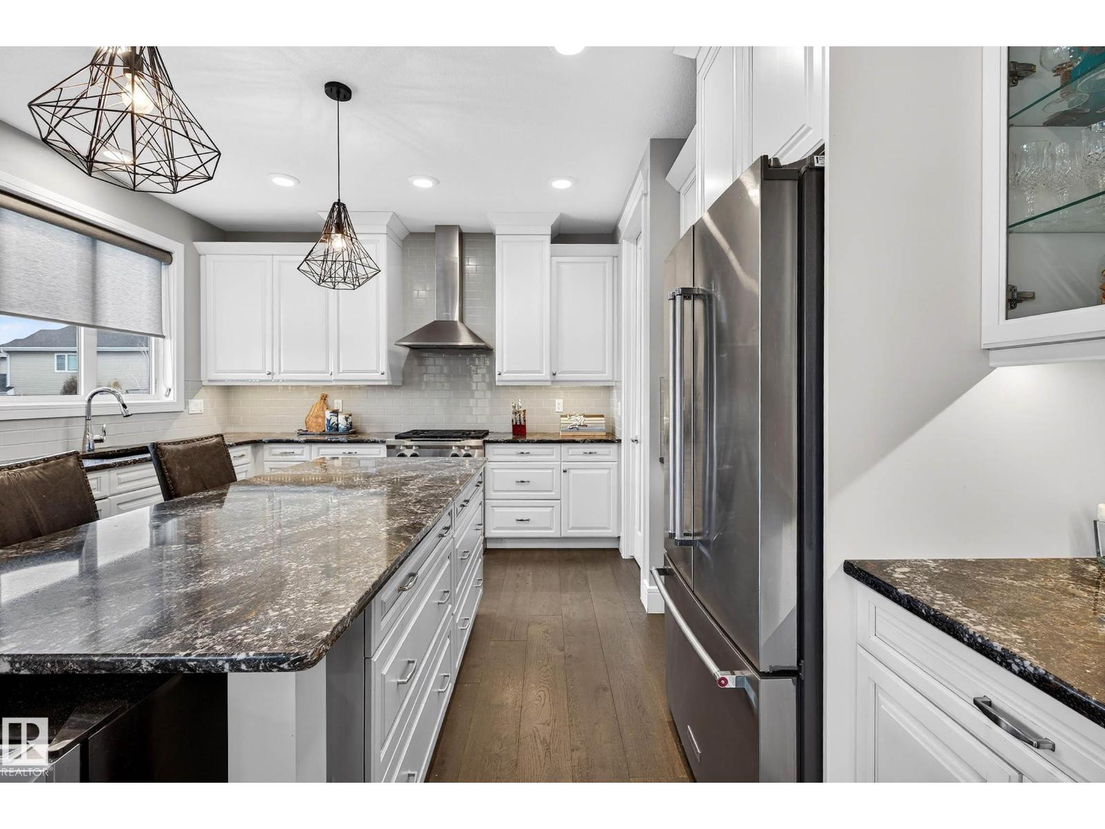 9036 24 AV SW - Image 12