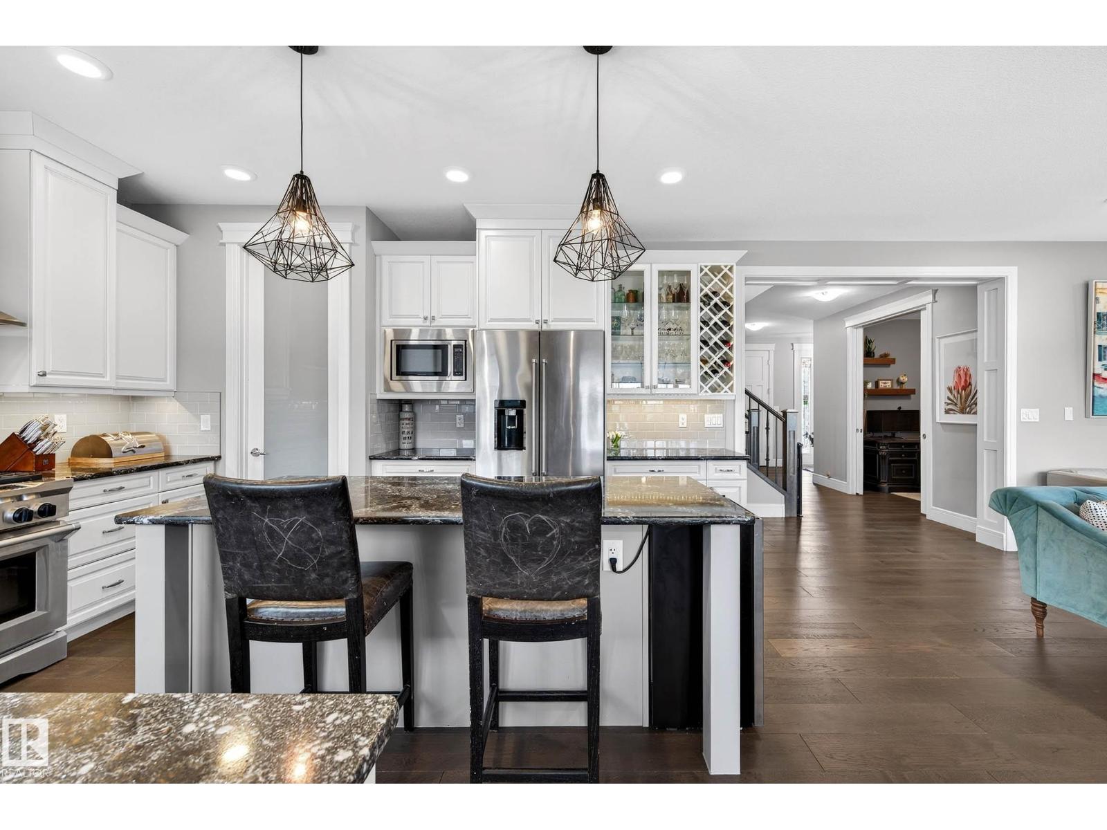 9036 24 AV SW - Image 11
