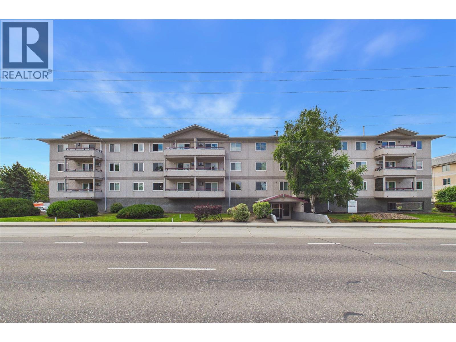 303 993 KLO Road, Kelowna