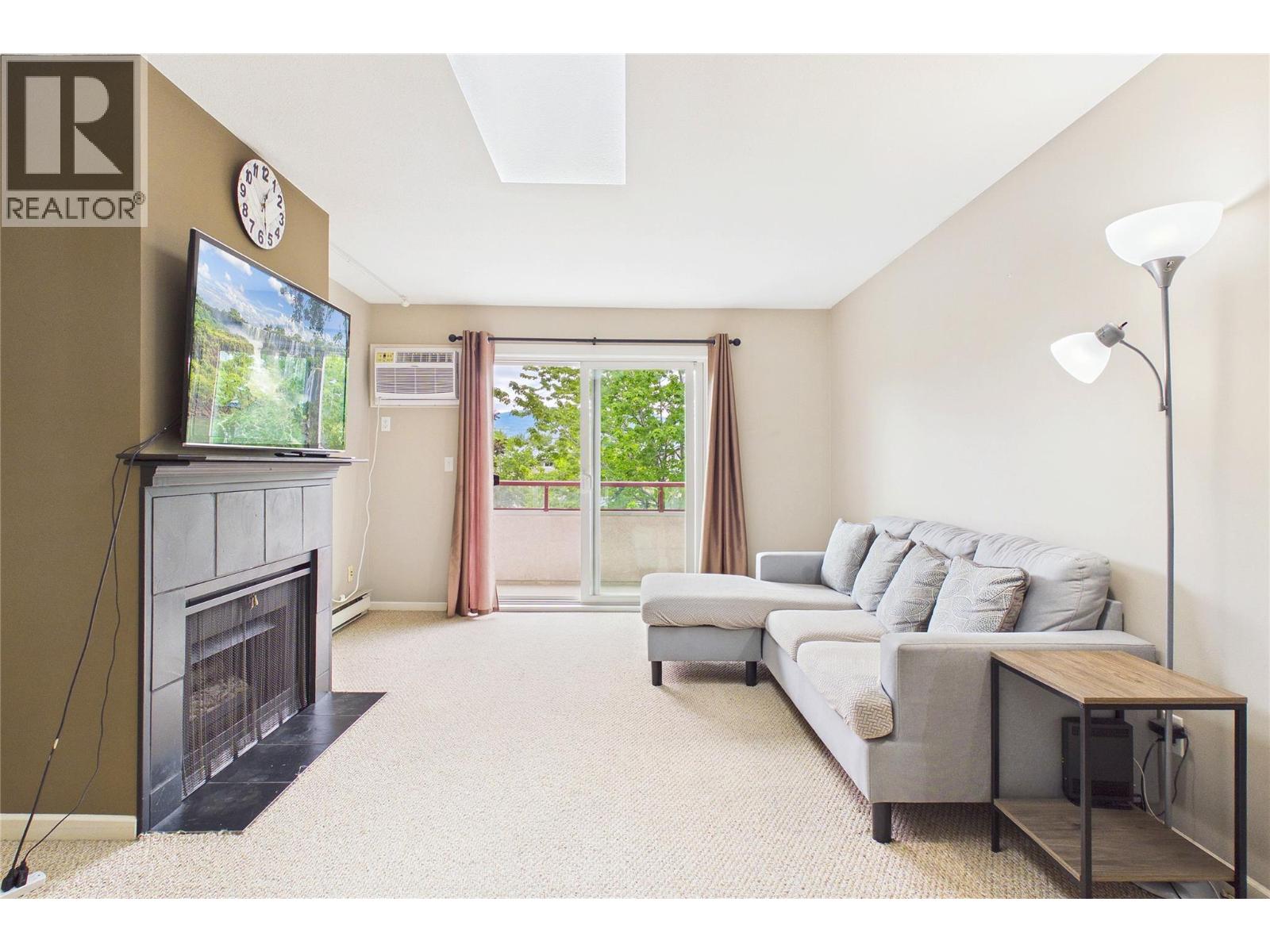 303 993 KLO Road, Kelowna