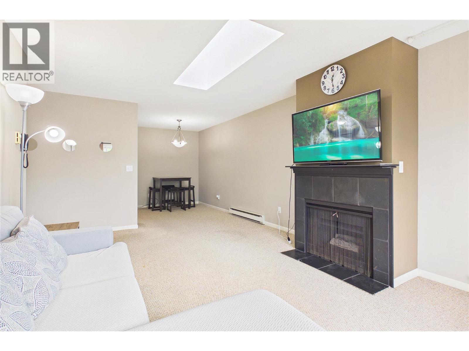 303 993 KLO Road, Kelowna