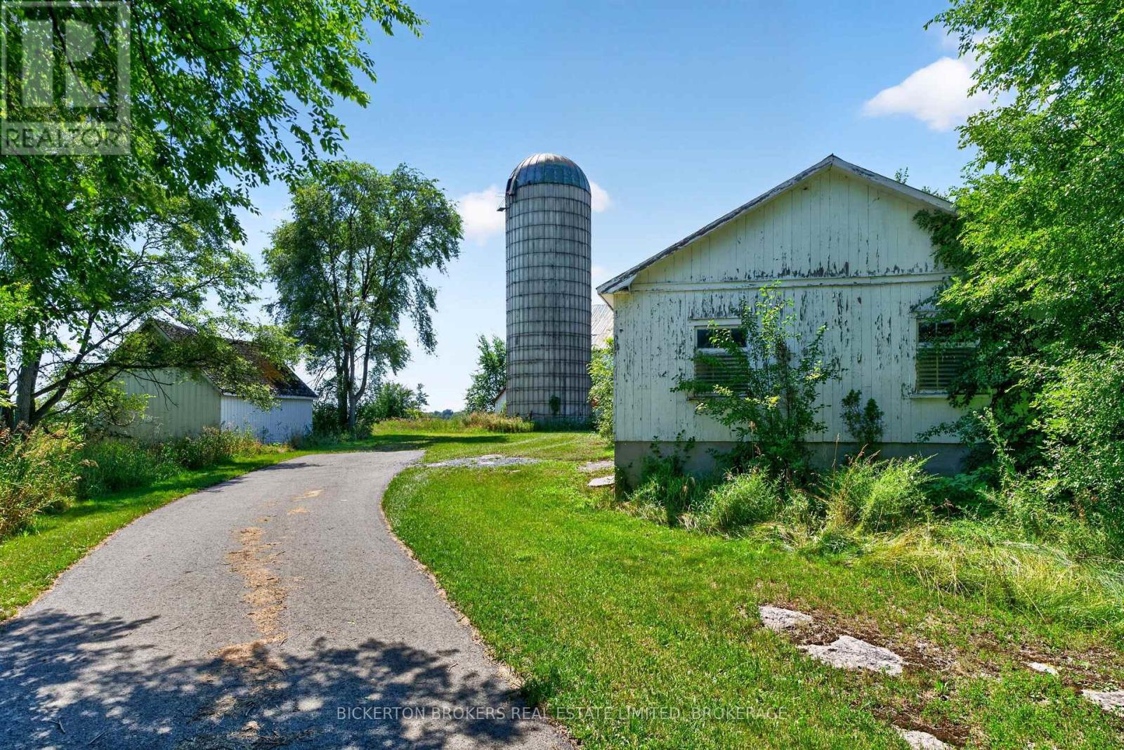 806 EDEN GROVE ROAD S - Image 25