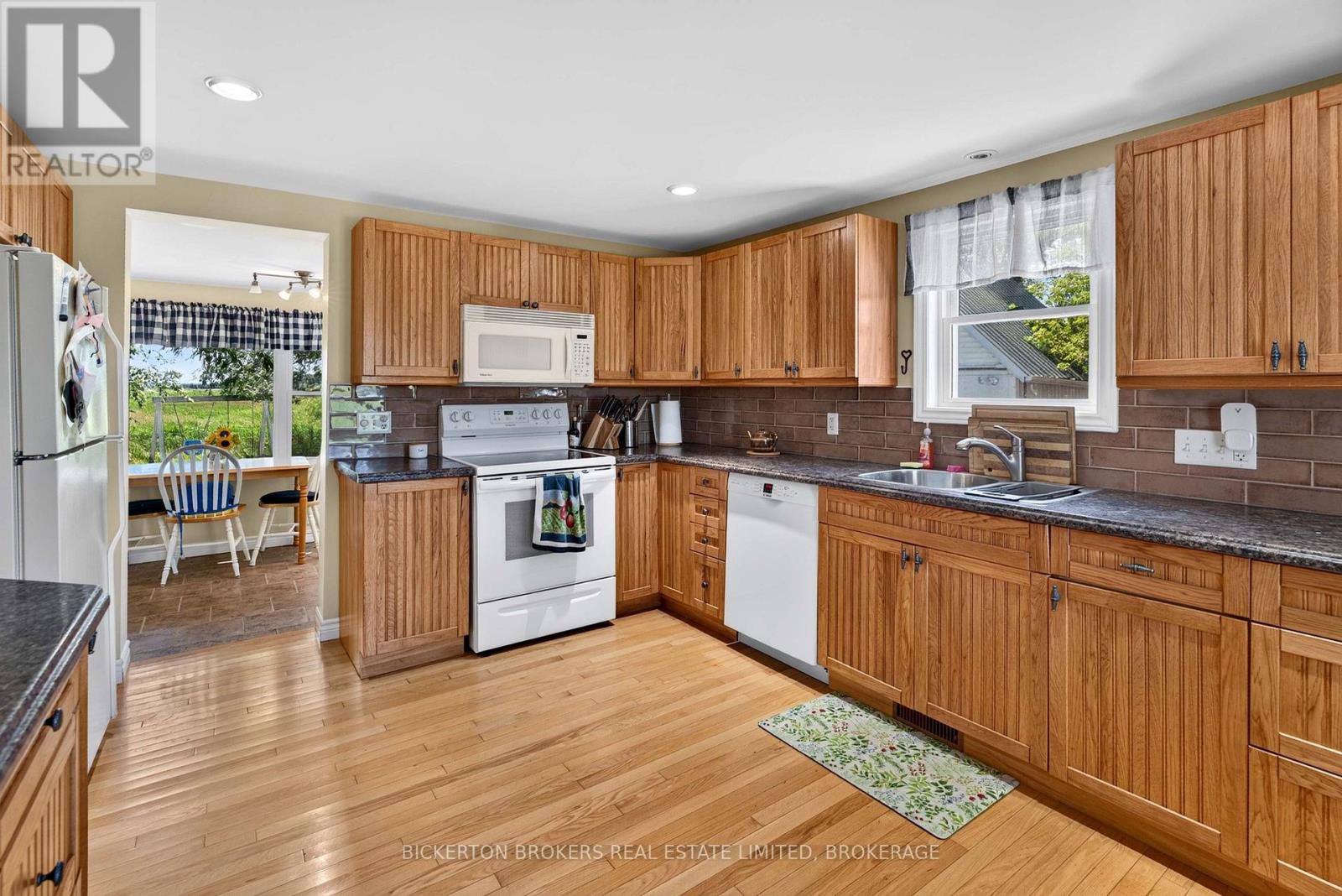 806 EDEN GROVE ROAD S - Image 4