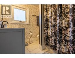 Kitchen - 383 Erie View Avenue, Harrow, ON N0R1G0 Photo 11