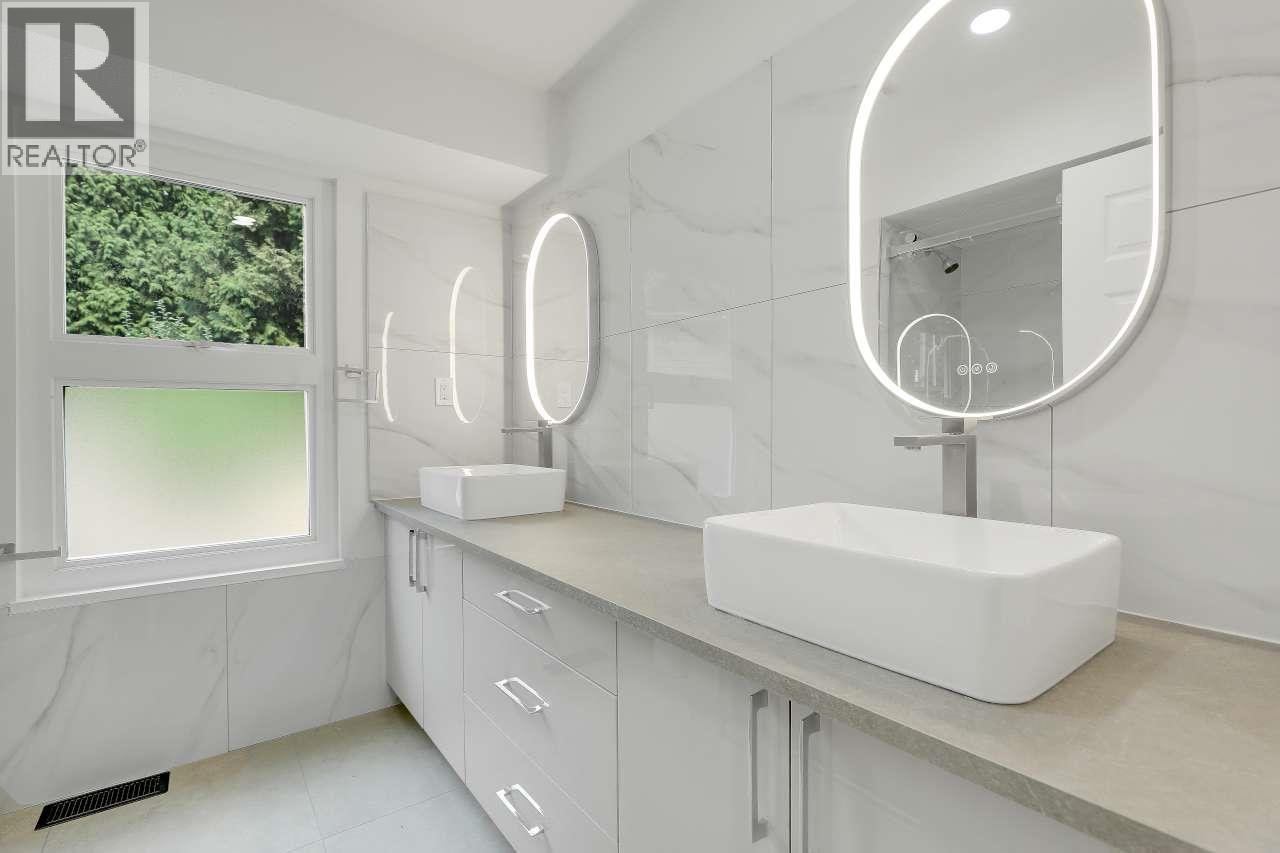 869 GALE Drive, Tsawwassen