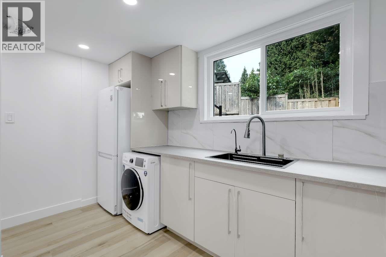 869 GALE Drive, Tsawwassen