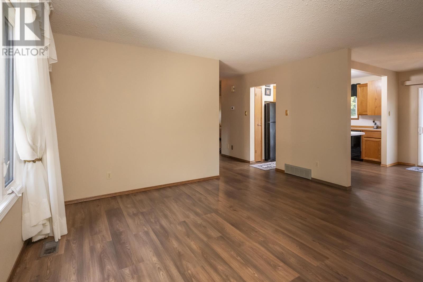 256 Fairbanks CRES - Image 10