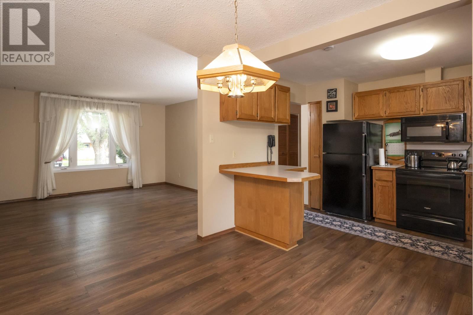 256 Fairbanks CRES - Image 14