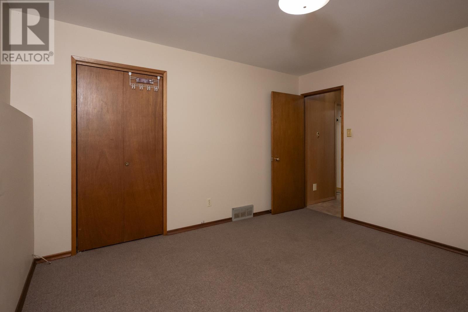 256 Fairbanks CRES - Image 27