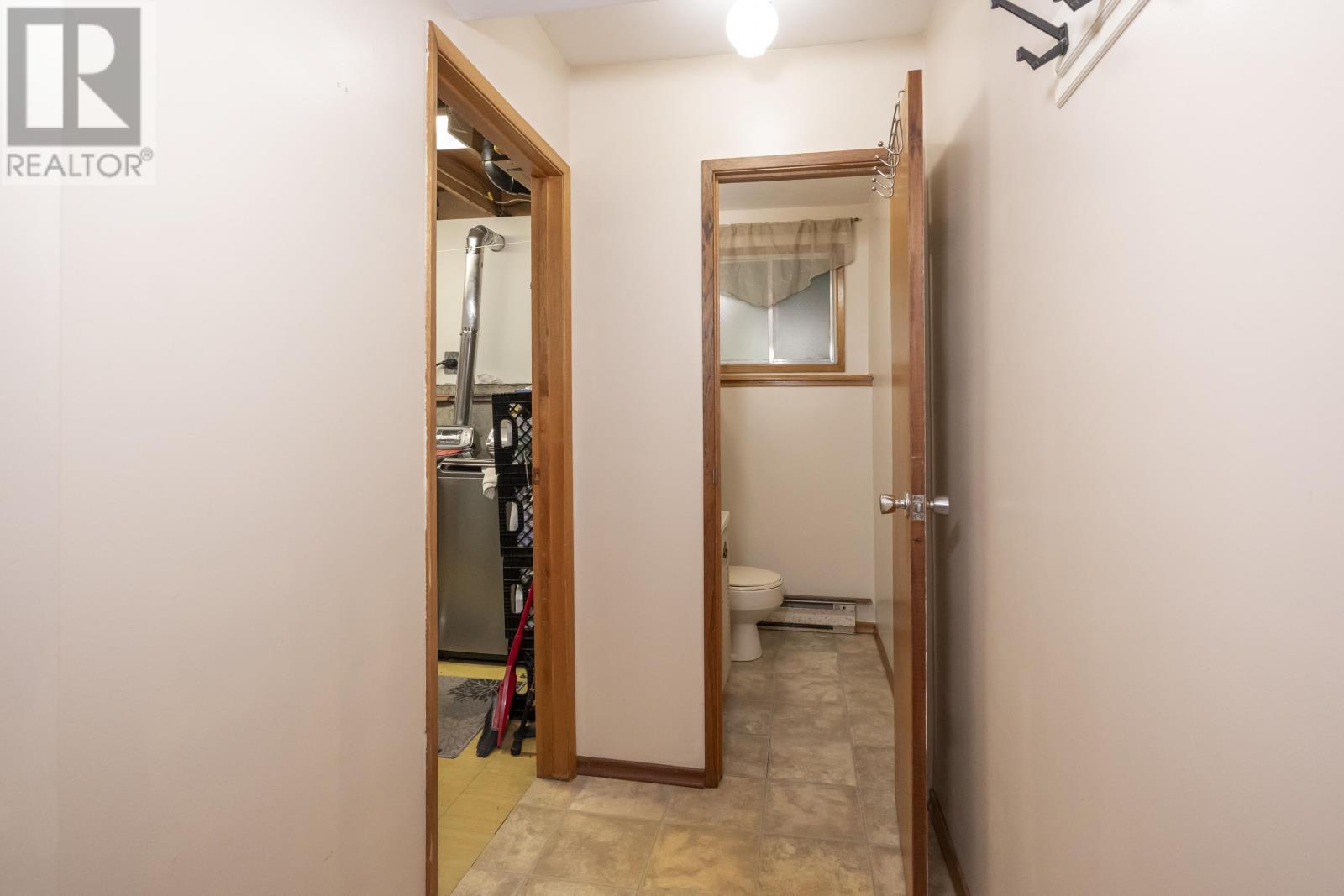 256 Fairbanks CRES - Image 32