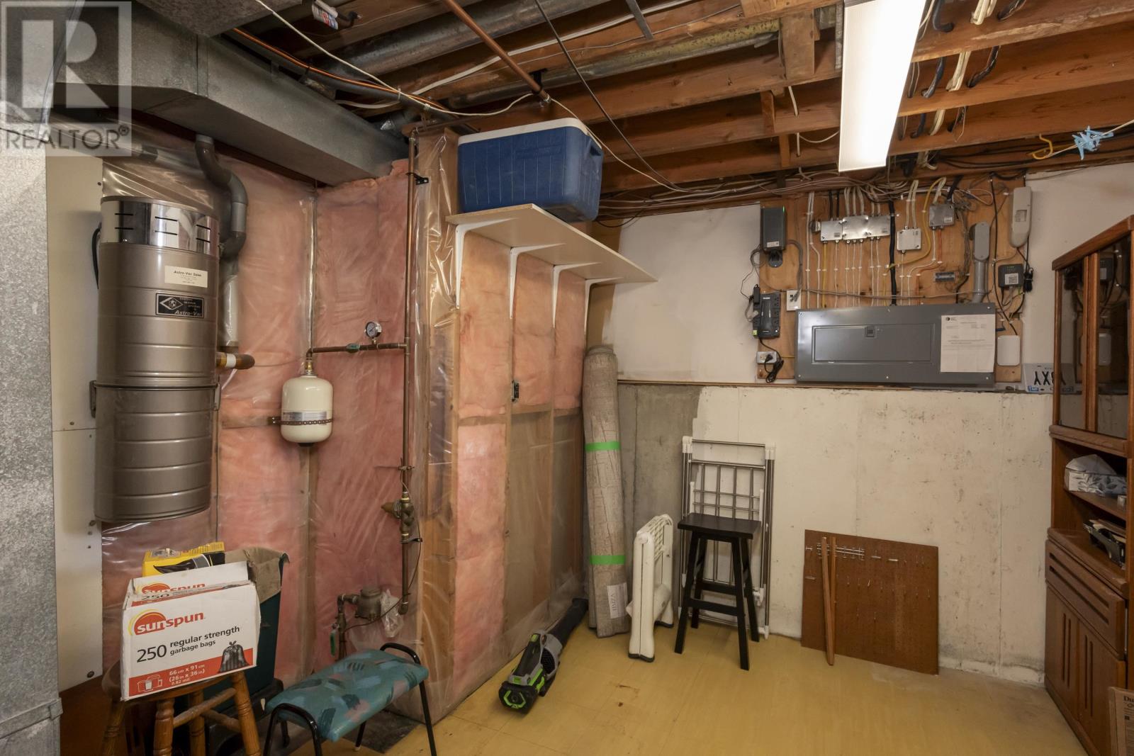 256 Fairbanks CRES - 36
