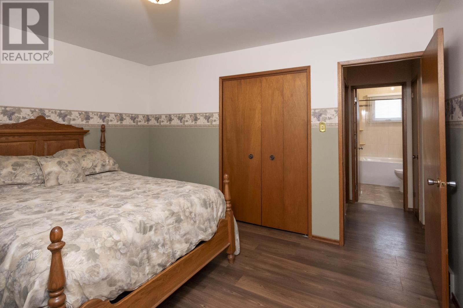 256 Fairbanks CRES - Image 24