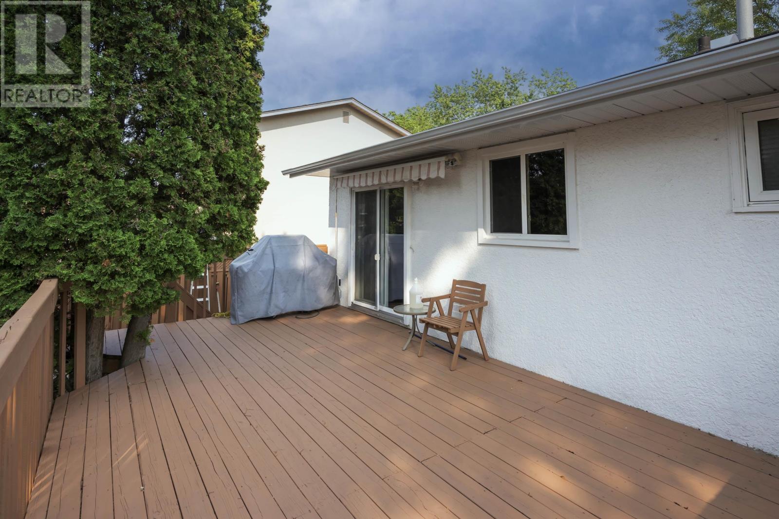256 Fairbanks CRES - Image 3