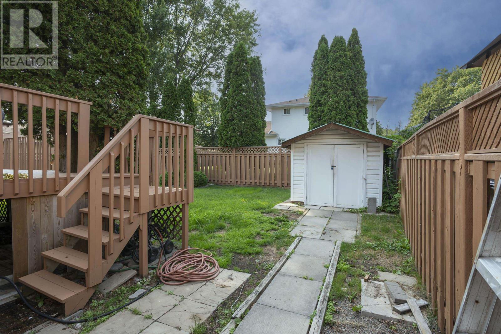 256 Fairbanks CRES - Image 4