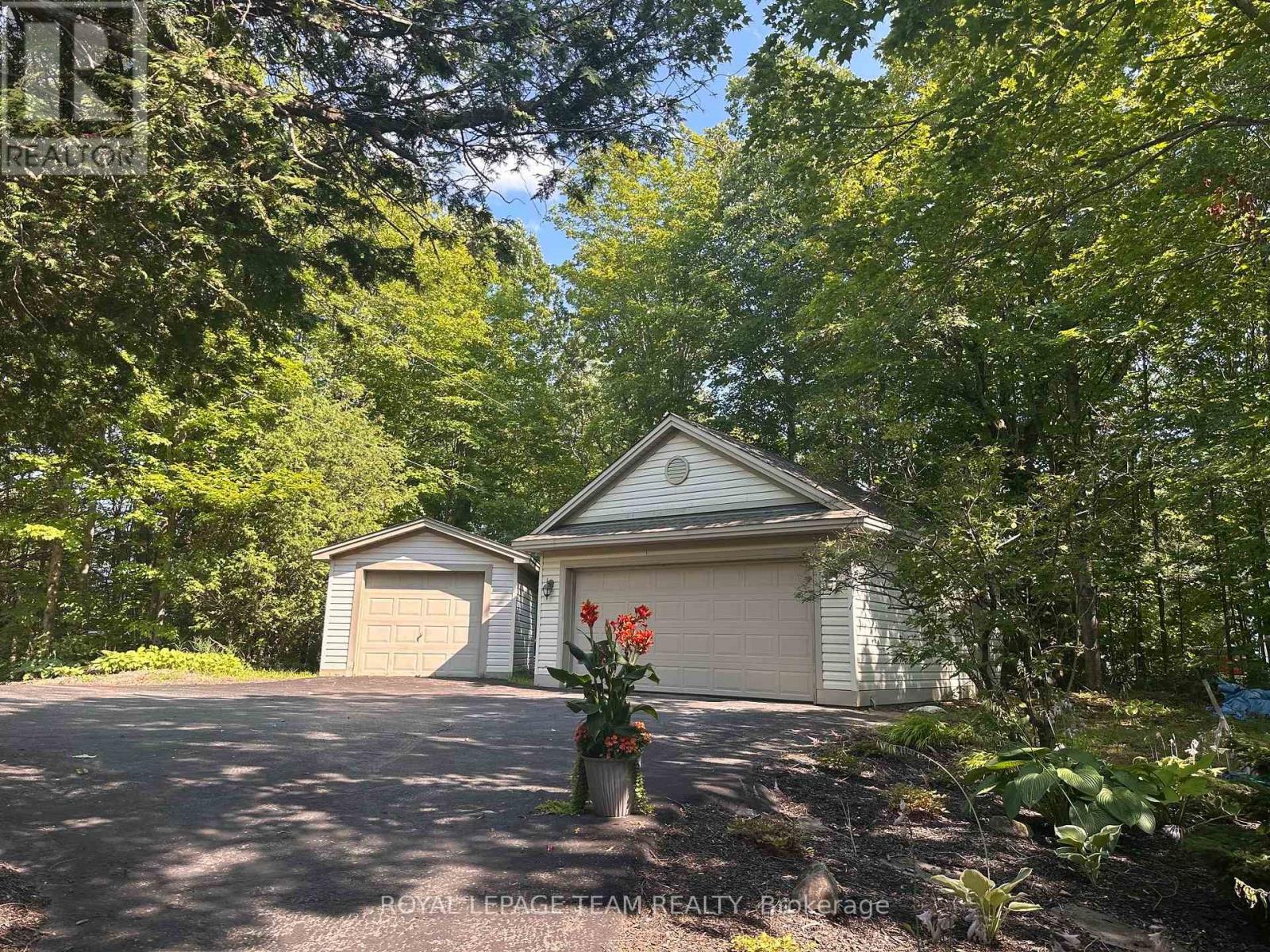912 MAPLE HILL ROAD - 2