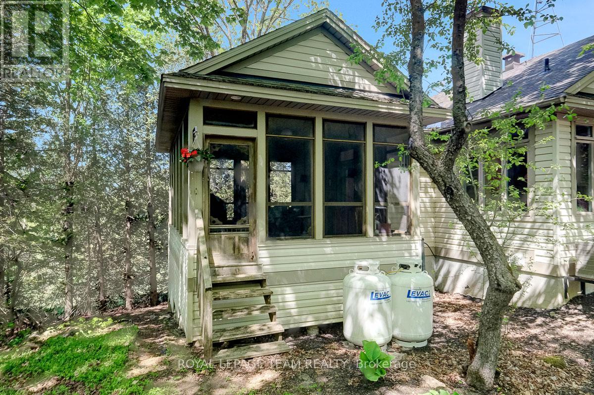 912 MAPLE HILL ROAD - 32