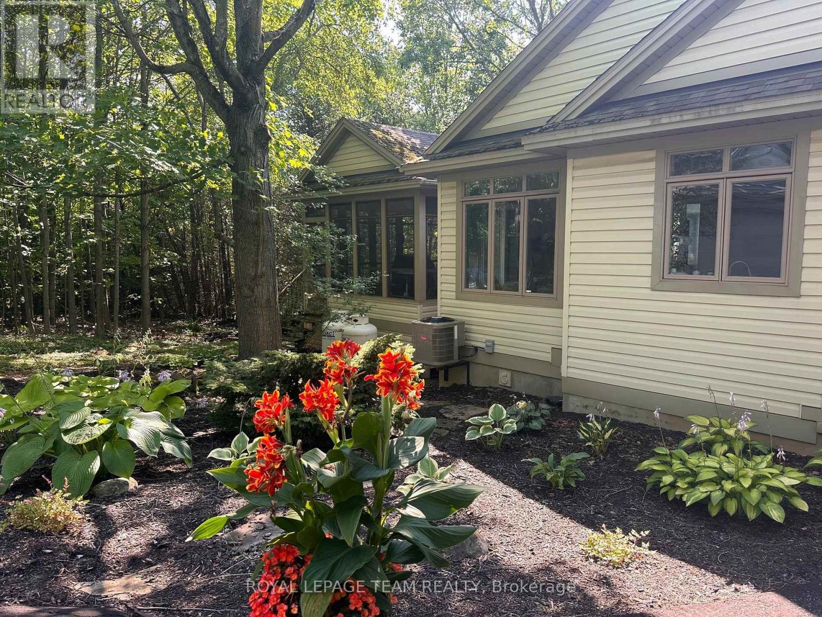912 MAPLE HILL ROAD - Image 44