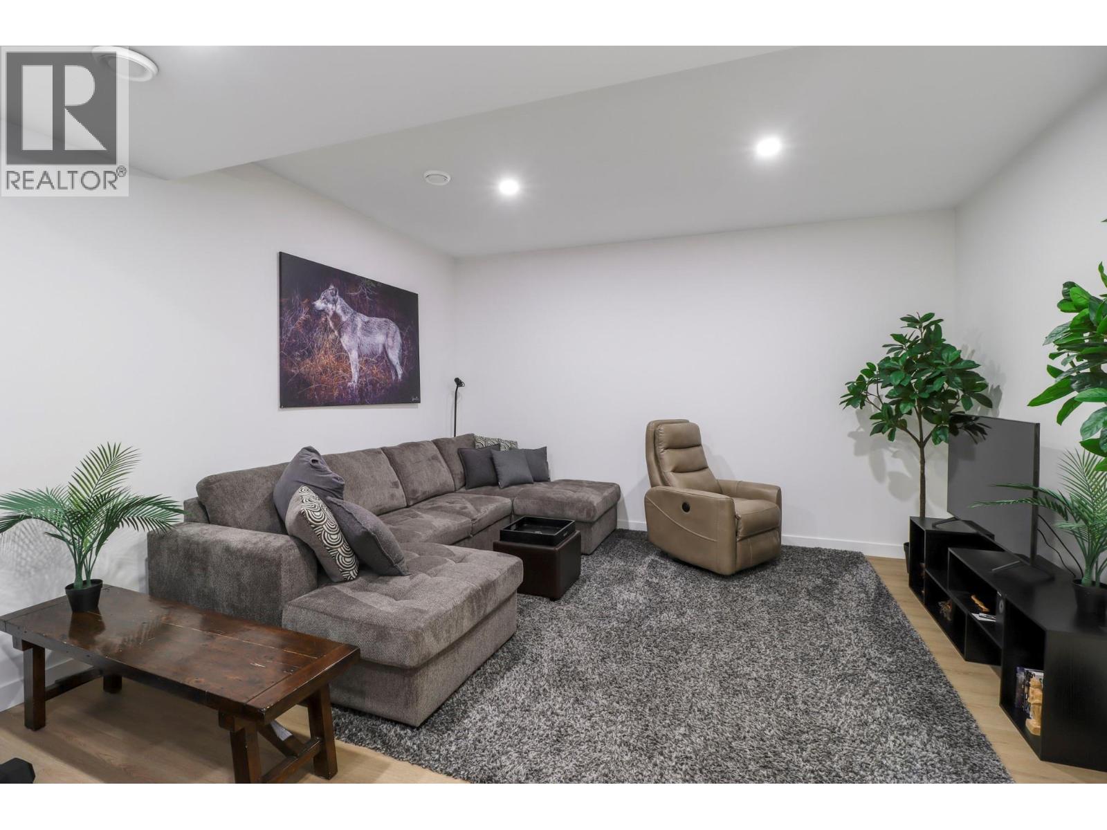 #15 703 15A Crescent - 25