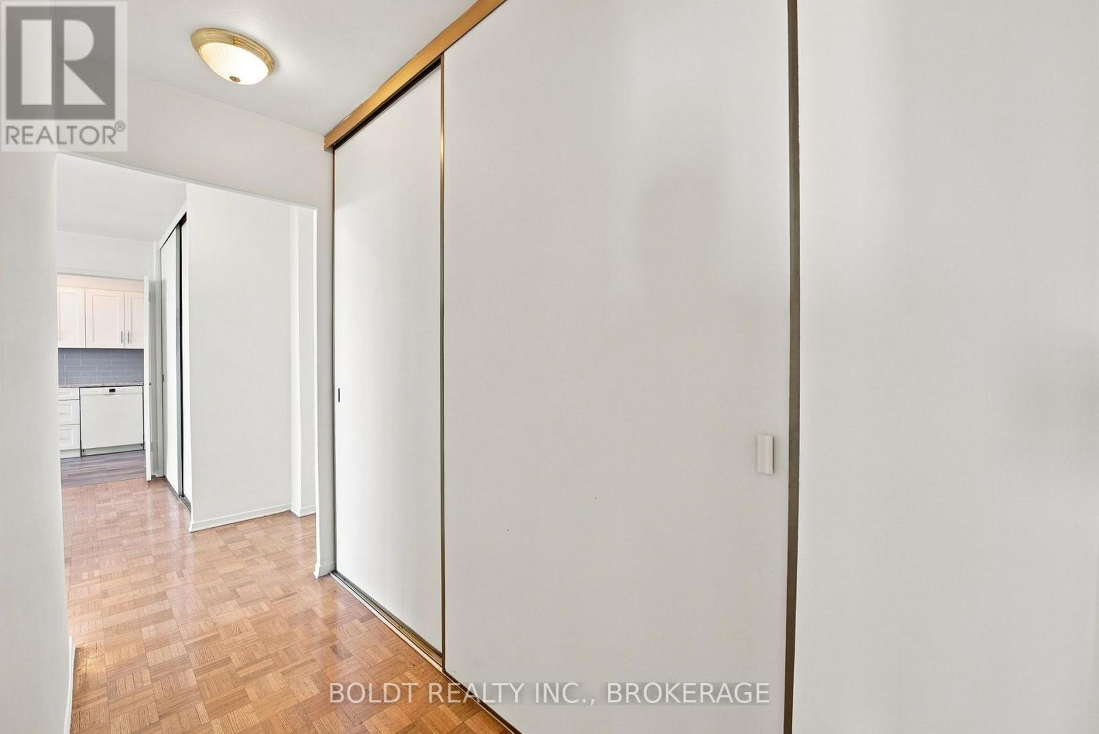 #1206 15 TOWERING HEIGHTS BOULEVARD - 11