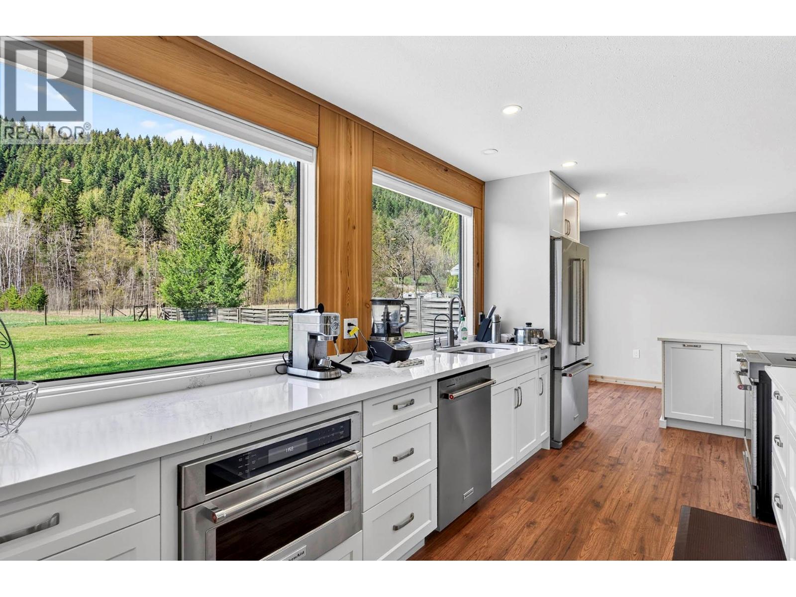 985 OLD N THOMPSON Highway - Image 9