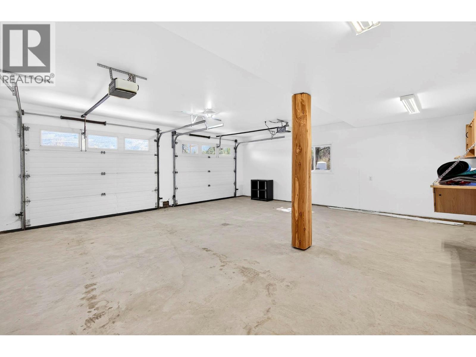 985 OLD N THOMPSON Highway - Image 32
