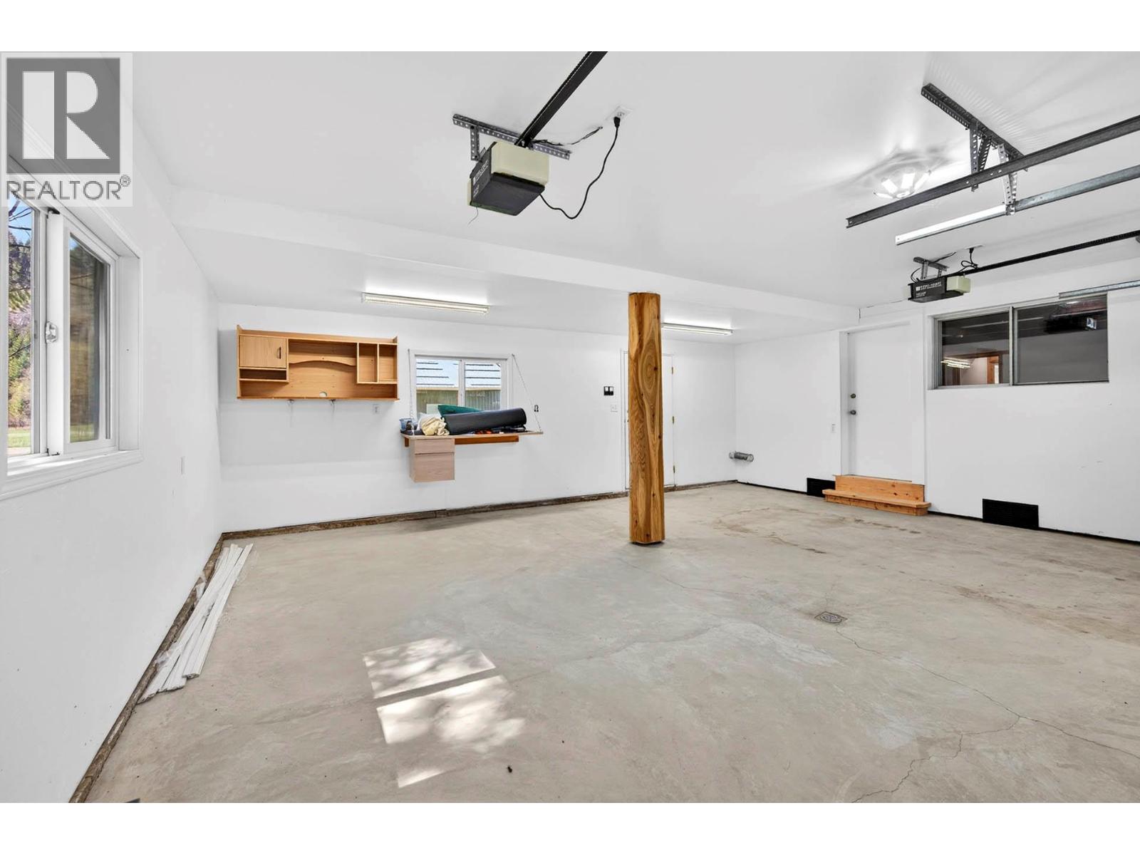 985 OLD N THOMPSON Highway - 34