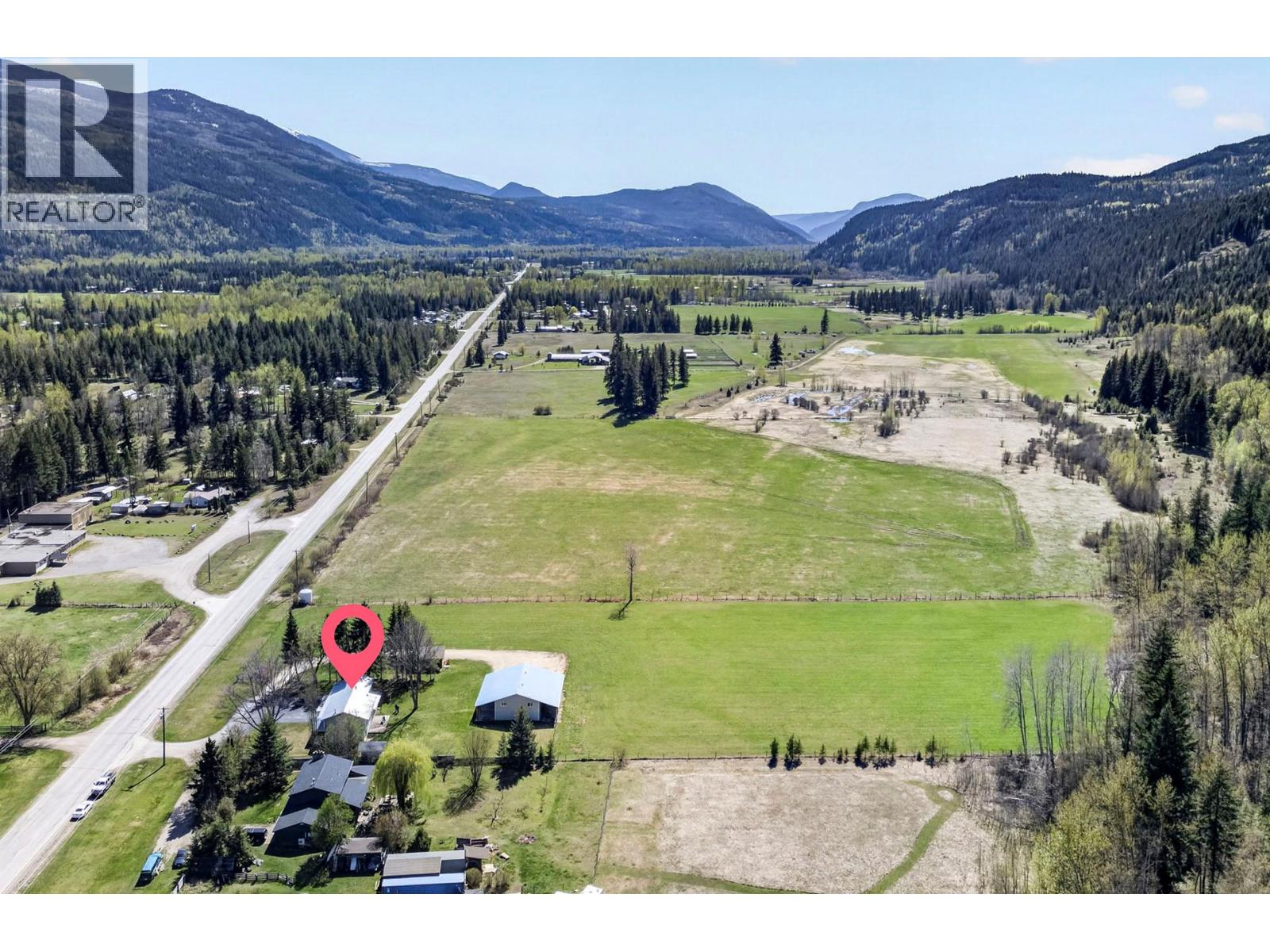 985 OLD N THOMPSON Highway - 69