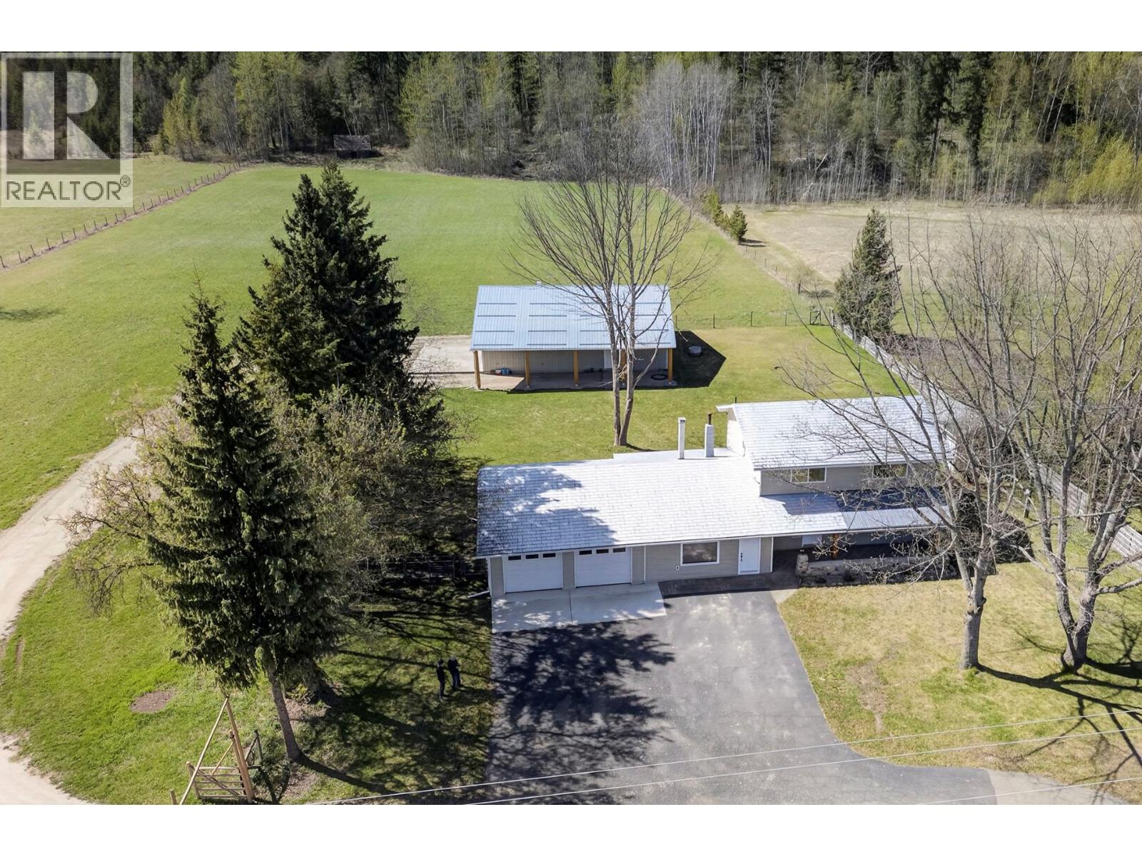 985 OLD N THOMPSON Highway - 73