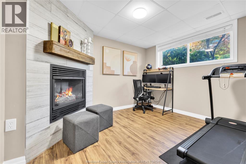 4025 MOUNT ROYAL - 21