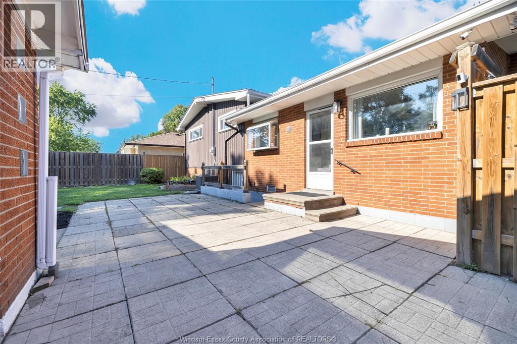 4025 MOUNT ROYAL - 26