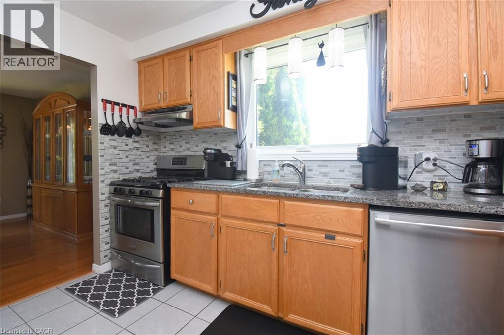 5-bedroom home for sale at 24 BUCHANAN Drive, Caledonia ON · photo 13 of 44