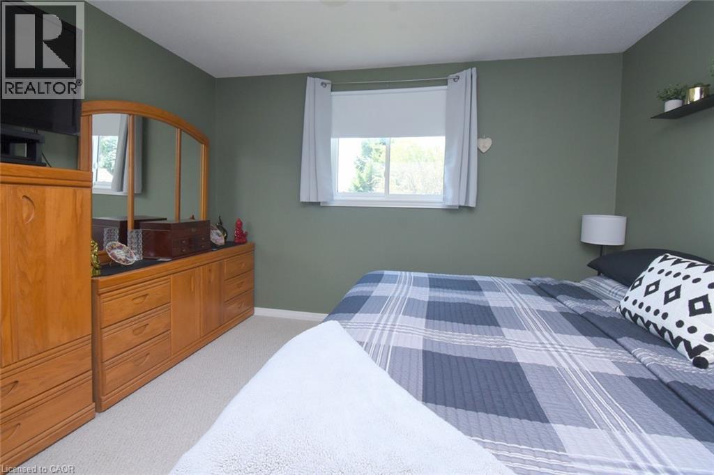 5-bedroom home for sale at 24 BUCHANAN Drive, Caledonia ON · photo 16 of 44