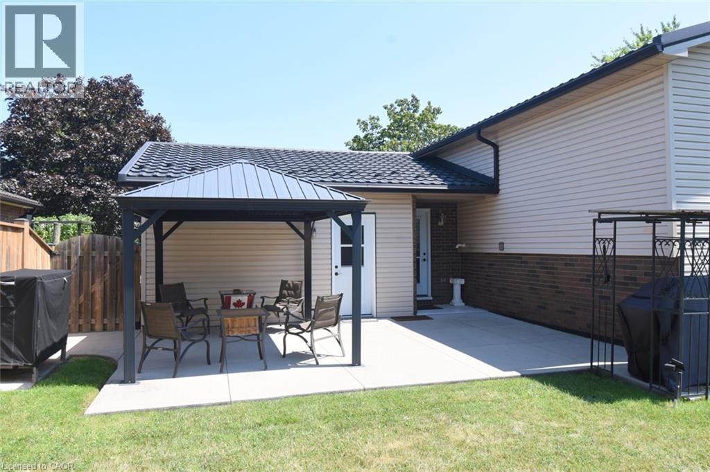 5-bedroom home for sale at 24 BUCHANAN Drive, Caledonia ON · photo 31 of 44