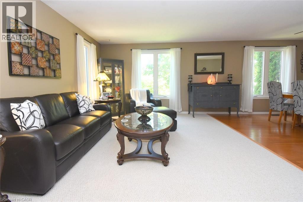 5-bedroom home for sale at 24 BUCHANAN Drive, Caledonia ON · photo 8 of 44
