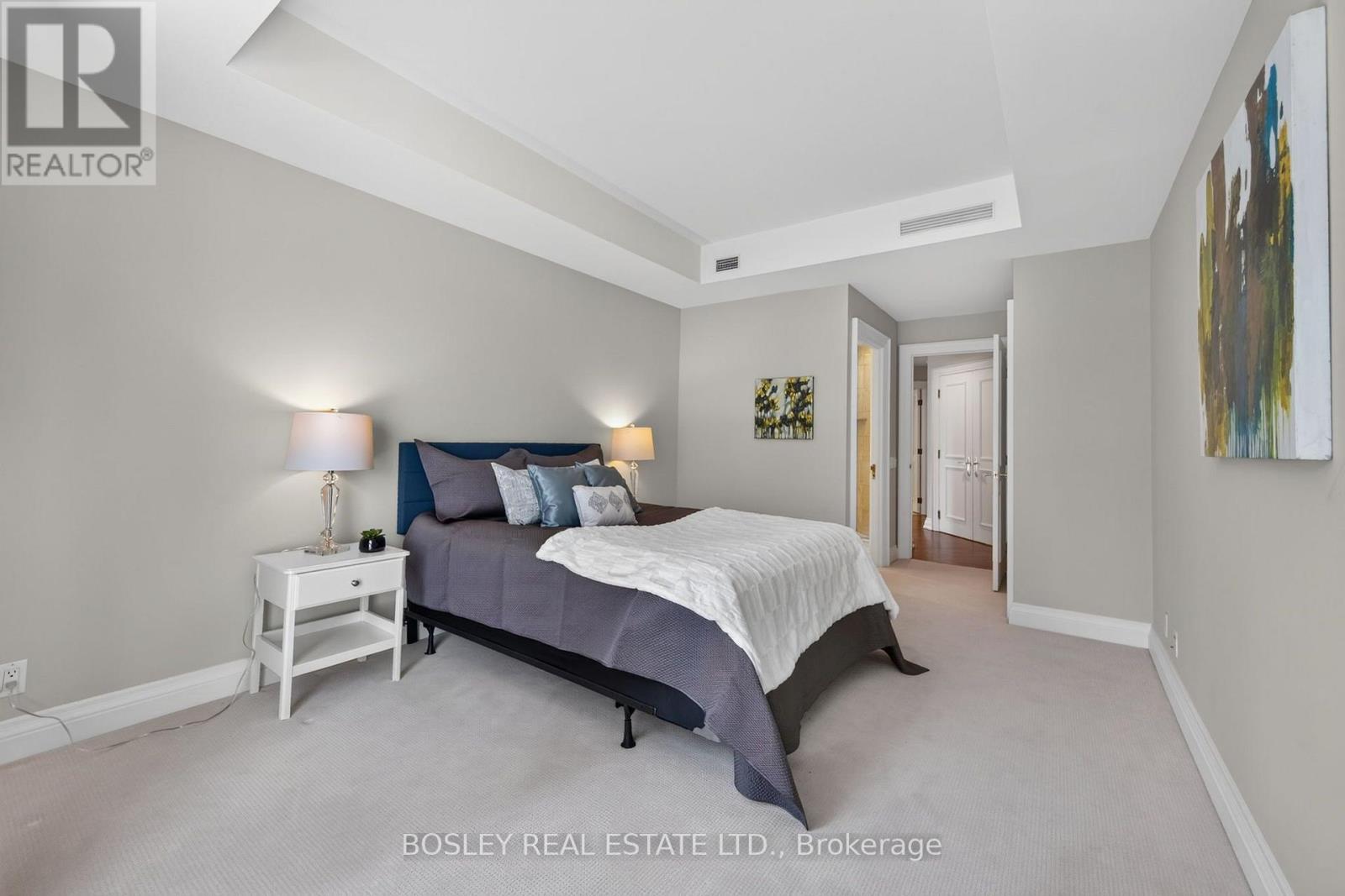 #1403 38 AVENUE ROAD - 22