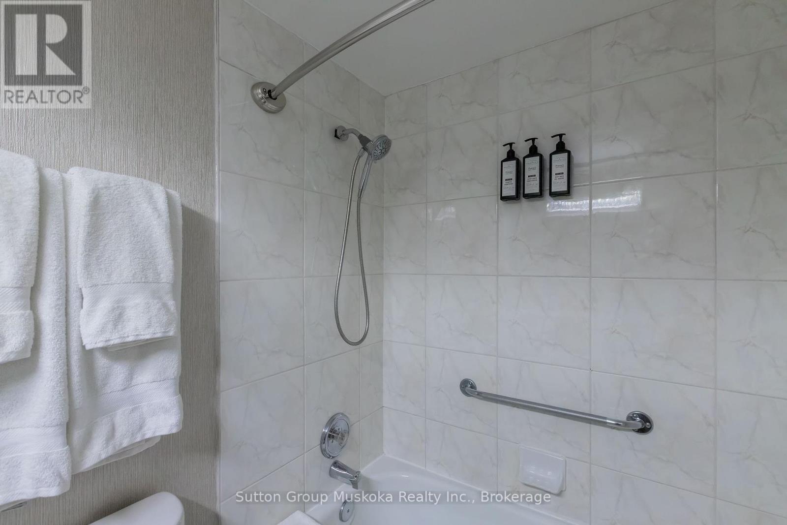 #302 302 BAYSHORE DEERHURST DRIVE - Image 11